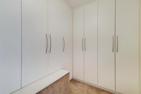 4_Walk in Wardrobe-0.jpg