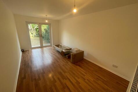 Lounge 001.jpg