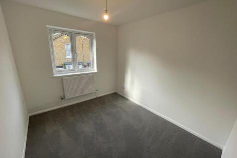 Bedroom 3 001.jpg