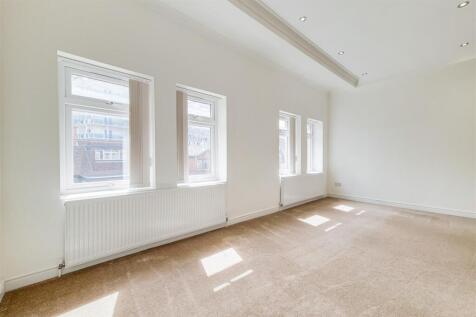 5_Main Bedroom-0.jpg