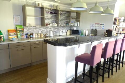 COMMUNAL KITCHEN AREA