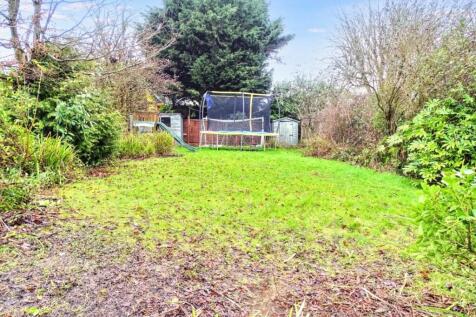 GOOD SIZE SOUTH/WESTERLY FACING REAR GARDEN