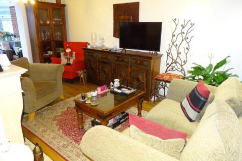 LOUNGE/DINER