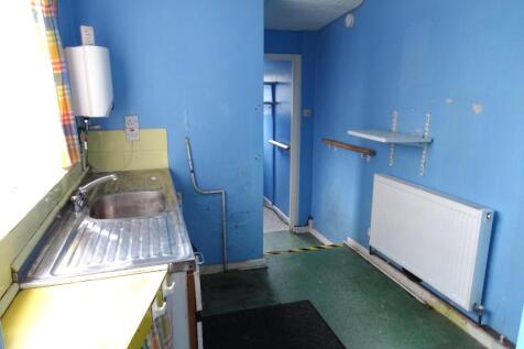 KITCHEN (needs refitting)
