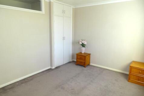 BUILT DOUBLE WARDROBE