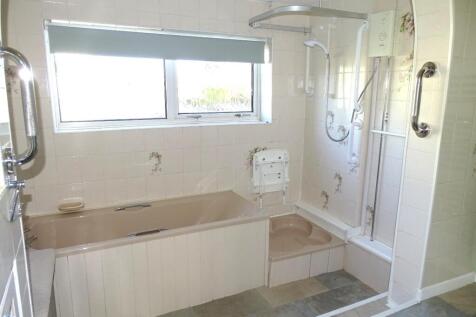 INDEPENDENT SHOWER TRAY