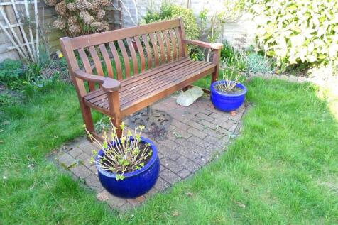 PLEASANT SEATING AREA