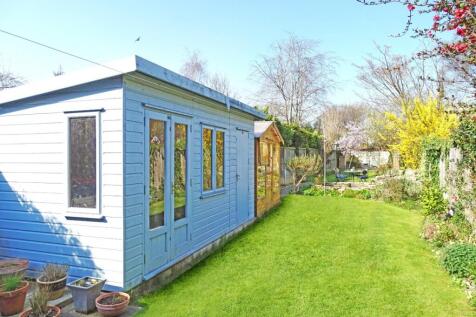 SUMMER HOUSE AND POTTING SHED