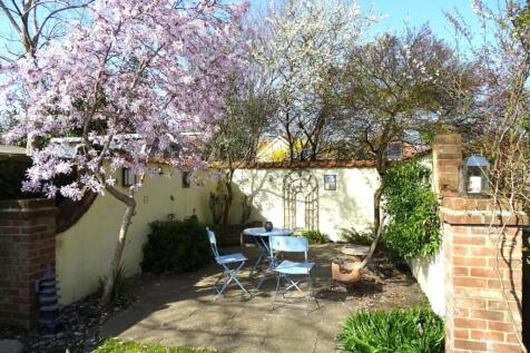MEDITERRANEAN STYLE PATIO TO LOWER GARDEN AREA