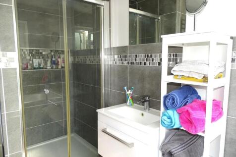 INDEPENDENT SHOWER UNIT