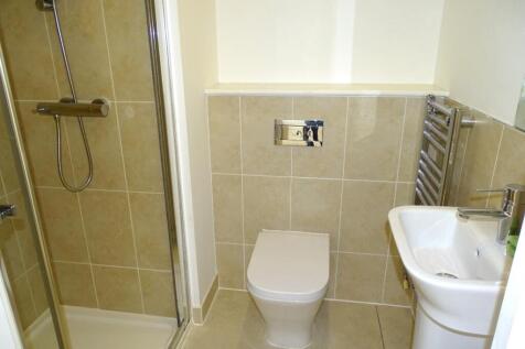 EN SUITE SHOWER ROOM