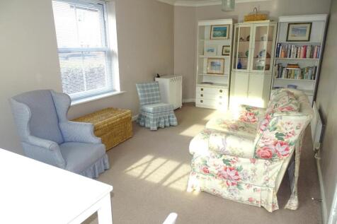 SPACIOUS LOUNGE