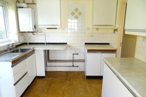 KITCHEN (needs refitting)