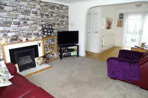 SITTING ROOM/DINING ROOM