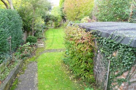 LONG REAR GARDEN