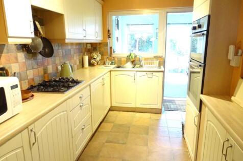 KITCHEN WITH APPLIANCES