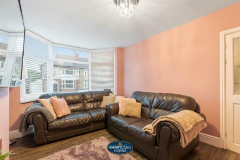 47 Loudon Ave (15 of 22).jpg