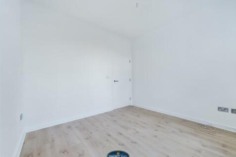 CAM01906G0-PR0324-STILL007.jpg