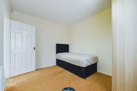 CAM01906G0-PR0372-STILL009.jpg