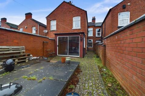 CAM01906G0-PR0385-STILL014.jpg