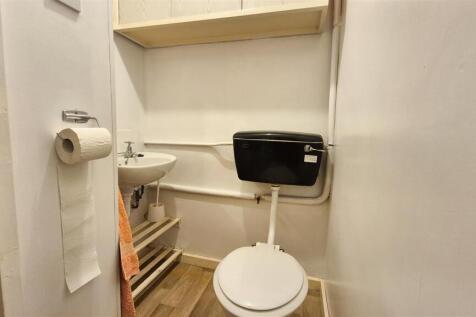 DS washroom.jpg