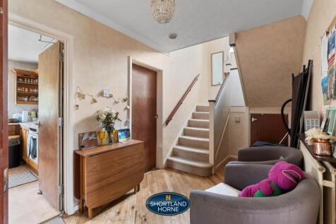 120 De Montfort Way WM (16 of 16).jpg