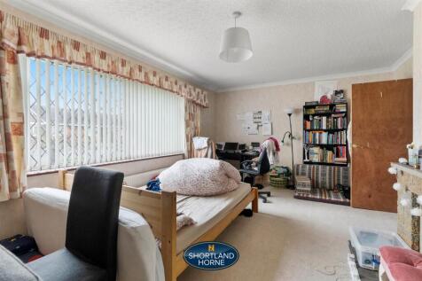 120 De Montfort Way WM (13 of 16).jpg