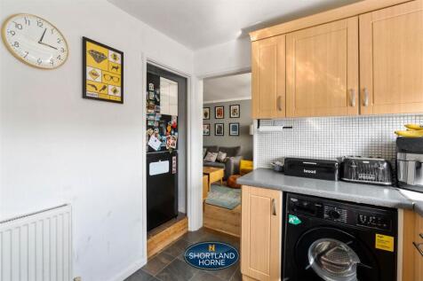 21 Garrick Close WM (8 of 15).jpg