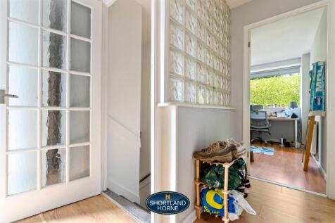 21 Garrick Close WM (12 of 15).jpg