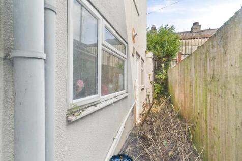 CAM01906G0-PR0496-STILL012.jpg