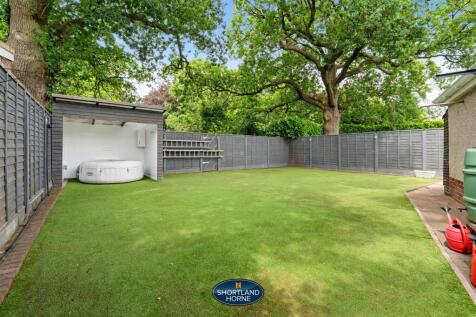 6 Armorial Road Garden (10 of 13).jpg