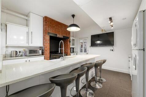 36 Kenilworth Road-196-HDR.jpg