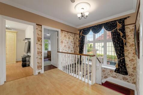 36 Kenilworth Road-205-HDR.jpg