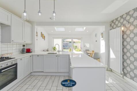 KITCHEN 2.jpg