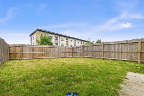 CAM01906G0-PR0512-STILL008.jpg