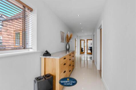 2 Evergreen Close WM (20 of 49).jpg