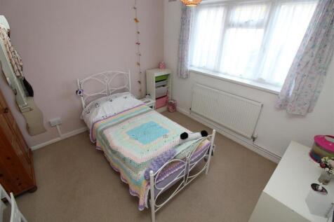 BEDROOM.jpg
