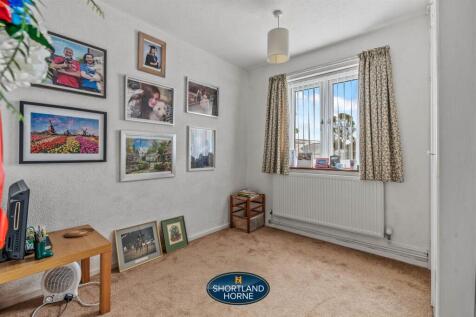 21 Regis Walk WM (7 of 25).jpg