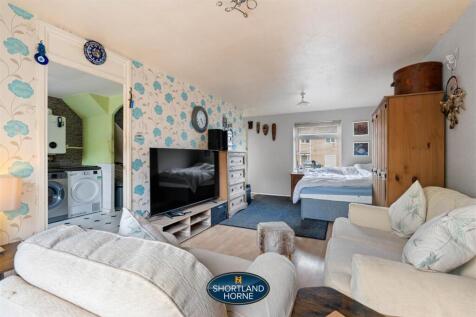 18 Raynor Crescent WM (14 of 20).jpg
