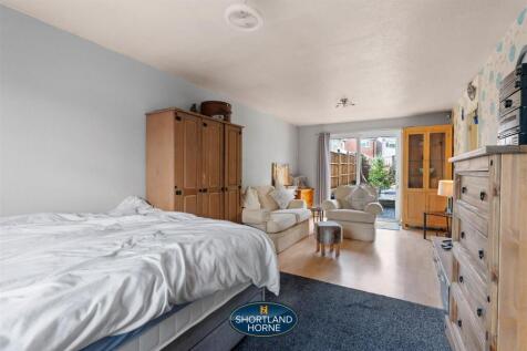 18 Raynor Crescent WM (18 of 20).jpg
