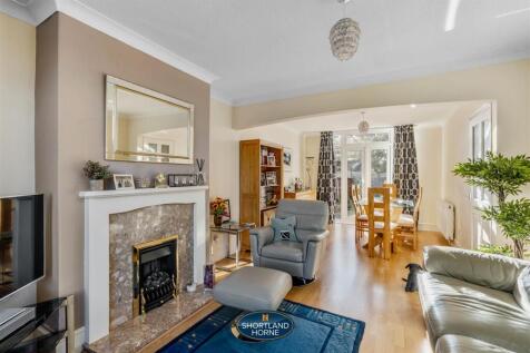 6 Crossway Rd (11 of 22).jpg