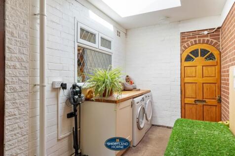 248 Canley Road (36 of 53).jpg