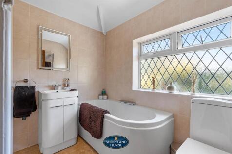 248 Canley Road (14 of 53).jpg