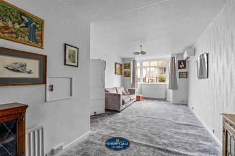 98 Arnold Avenue (14 of 21).jpg