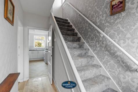 98 Arnold Avenue (19 of 21).jpg