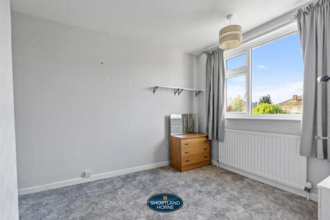 98 Arnold Avenue (10 of 21).jpg