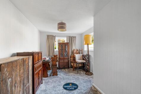 98 Arnold Avenue (13 of 21).jpg