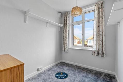 98 Arnold Avenue (5 of 21).jpg