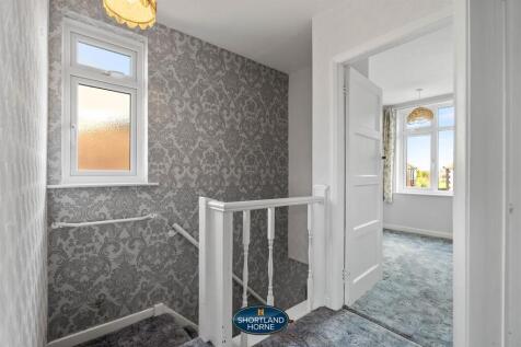 98 Arnold Avenue (6 of 21).jpg