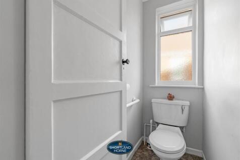 98 Arnold Avenue (7 of 21).jpg